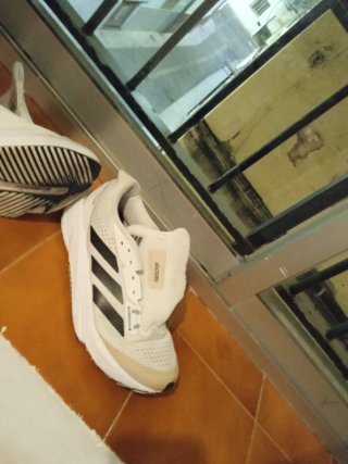 Zapatillas Adidas Blancas y Negras adizero