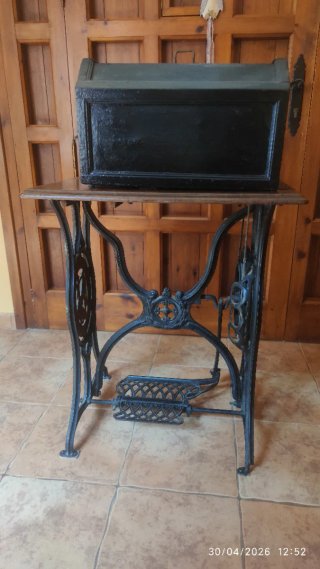 Máquina de coser Singer antigua José Álvarez Padi