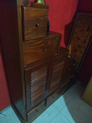 Mueble escalonado madera recibidor