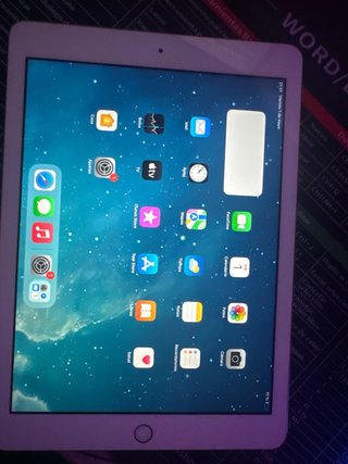iPad 6ta Gen Blanco (LEER) PARA PIEZAS