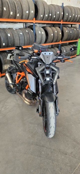 KTM 1390 Super Duke R EVO 2024 Garantía oficial.
