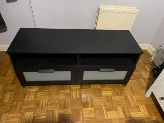 Mueble TV negro con cristal