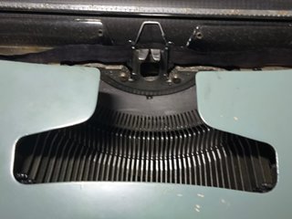 Máquina de escribir Olivetti Studio 44