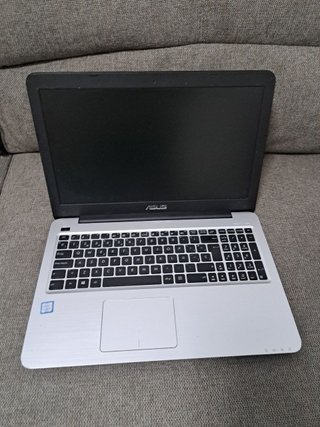 Asus X556UA i5-6200U 8GB RAM SSD 500GB