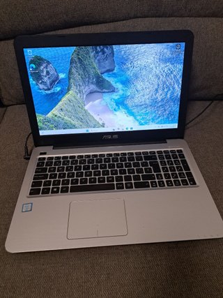 Asus X556UA i5-6200U 8GB RAM SSD 500GB