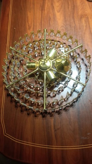 Lámpara de araña vintage dorada cristal