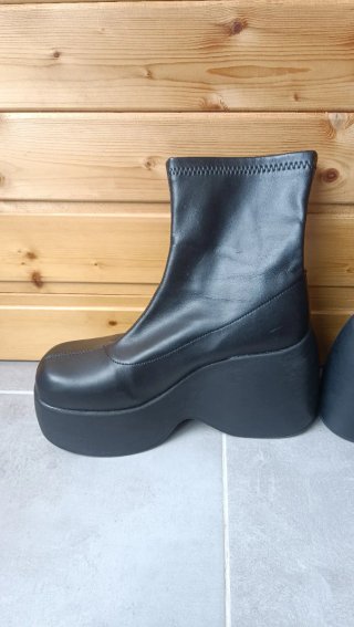 Botas negras plataforma estilo Bratz