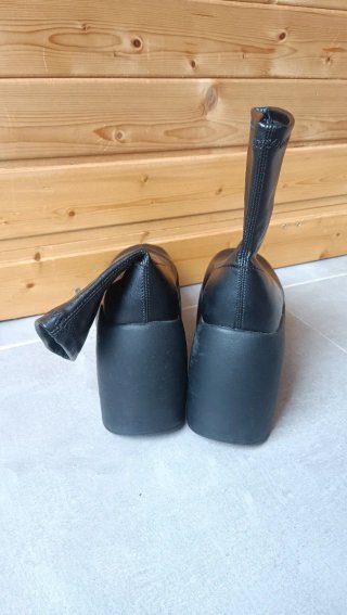 Botas negras plataforma estilo Bratz