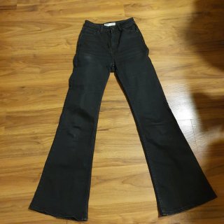 Vaqueros negros campana T 34
