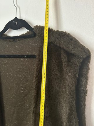 Chaleco marrón de pelo sintético