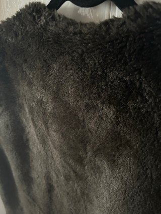 Chaleco marrón de pelo sintético