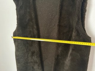 Chaleco marrón de pelo sintético