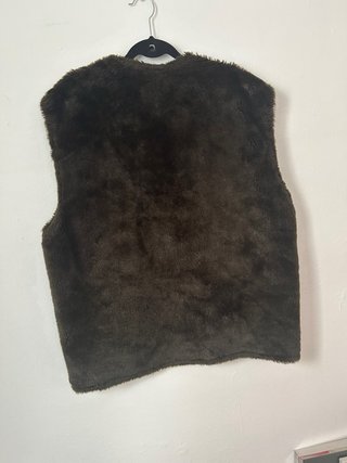Chaleco marrón de pelo sintético