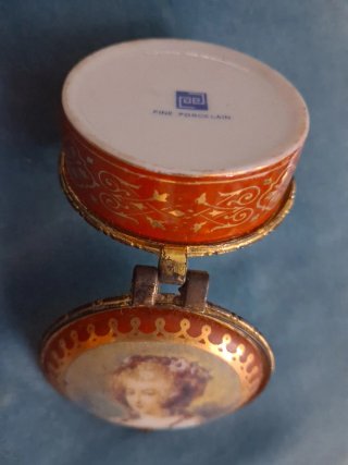 Joyero Vintage Porcelana Escena Galante Oro