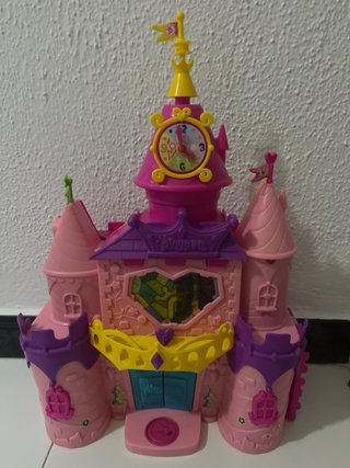 Castillo Pin y Pon con figuras