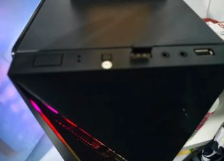 PC Gamer Negro con Luces RGB