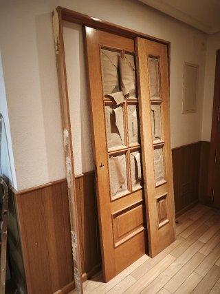 Se regala Puerta de madera para salón