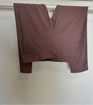 Traje rosa de tres piezas