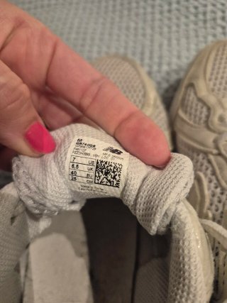New Balance 740 Talla 40 Gris/Blanco
