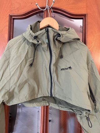 Chaqueta corta Bershka verde militar