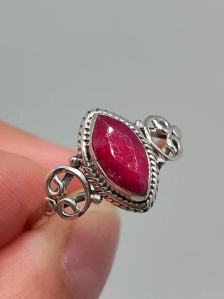 Anillo Plata 925 y Rubí Marquise
