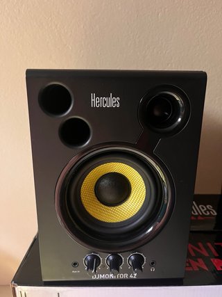 Altavoces DJ Hercules DJMonitor 42