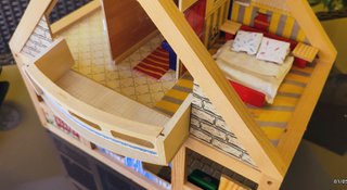 Casa de Madera con Muebles