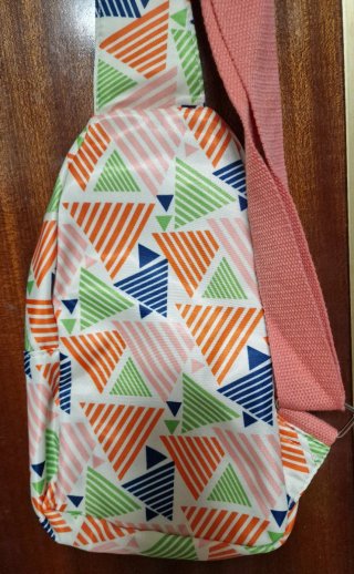 Bolso bandolera estampado geométrico