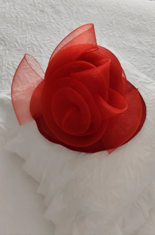 Tocado rojo festivo
