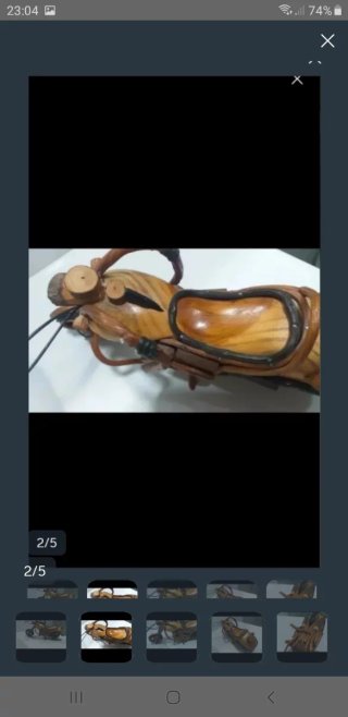Moto artesanal de madera