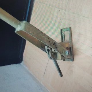 Elevador de metal para herramientas