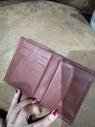 Cartera de piel marrón