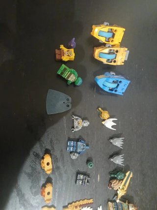 Lego Legends of Chima y algunas piezas Sueltas