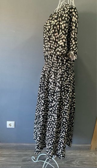 Vestido H&M floral negro y blanco