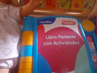 Lote de Juguetes: Coche Rosa y Muñeca