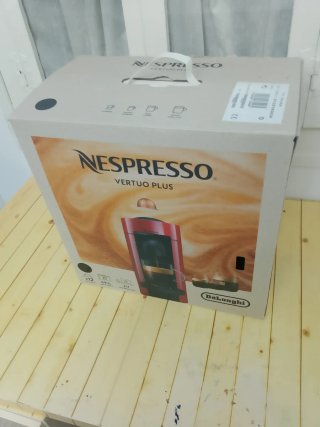 Cafetera Nespresso Vertuo Plus Negra