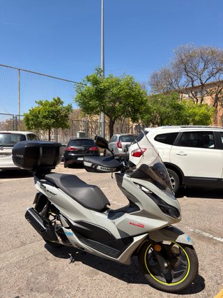 Honda PCX 125 2024 ABS Gris