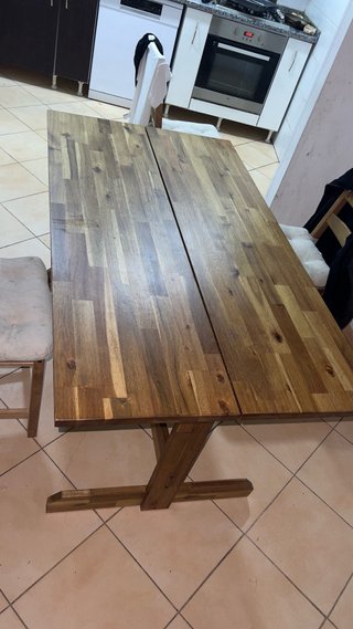 Conjunto de 3 cadeiras de madeira com almofadas