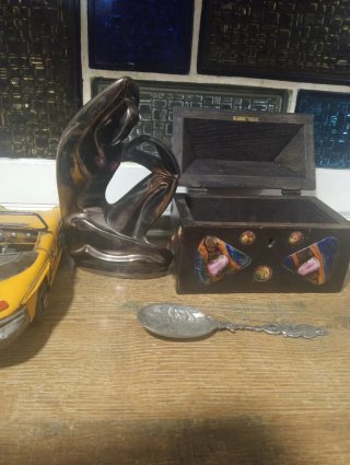 Lote Raquel: Coche, Figura y Cuchara