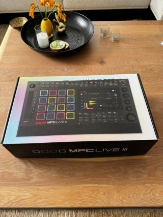 AKAI MPC Live III