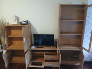Mueble de salón madera y cristal