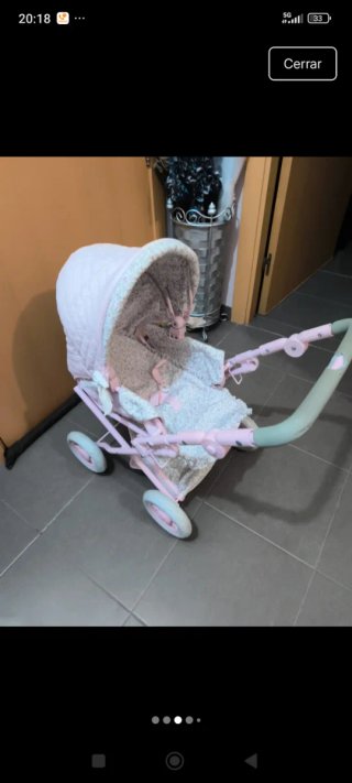 Silla de muñecas rosa