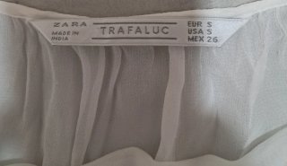 Blusa Zara Trafaluc satén  Hombros descubiertos