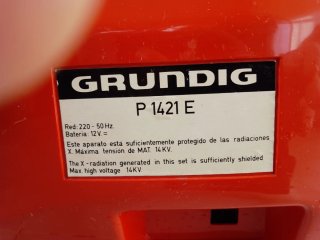 Televisor Vintage Grundig Rojo