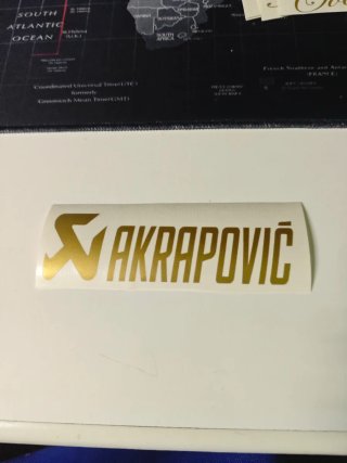 2 Pegatina Akrapovič Dorada