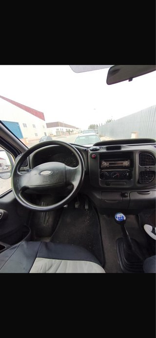 Ford E-Transit 2004