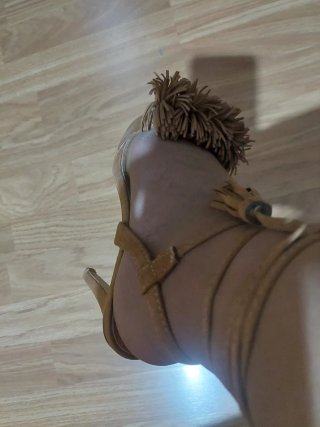 Sandalias de tacón con flecos y atadas
