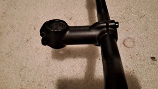 Manubrio MTB e attacco manubrio nero