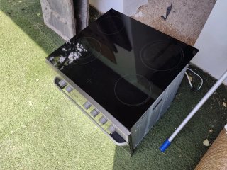 Horno y vitrocerámica Beko