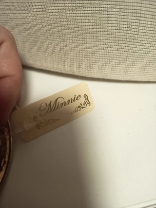 Pulsera dorada ancha marca Minnie
